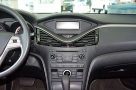 2015款奔腾B70 1.8T自动精英型
