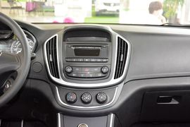 2015款宝骏560 1.8L手动舒适型