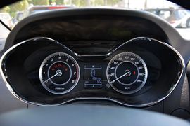 2015款宝骏560 1.8L手动舒适型