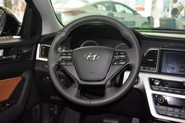 2015款现代索纳塔九 2.4L TOP旗舰型