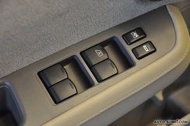 车门内部控制面板