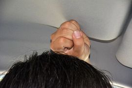 前排头部空间