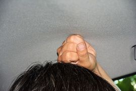 后排头部空间