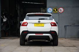 2015款中华V3 1.5T自动精英型