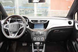 2015款中华V3 1.5T自动精英型