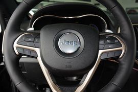 2015款Jeep大切诺基3.6L精英导航版