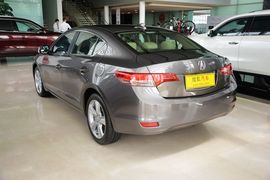 2013款讴歌ILX 2.0L精锐版