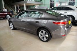 2013款讴歌ILX 2.0L精锐版