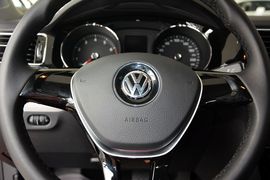 2015款大众速腾1.6L手动舒适型