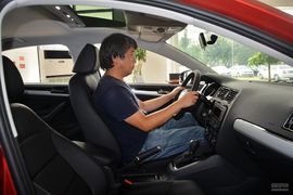 2015款大众速腾1.6L手动舒适型