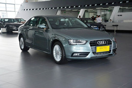 2015款奥迪A4L 35TFSI 300万纪念舒享版