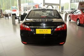 2015款现代悦动1.6L自动豪华型