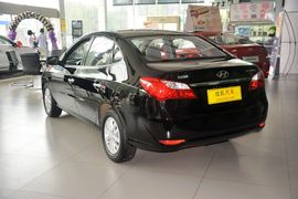 2015款现代悦动1.6L自动豪华型