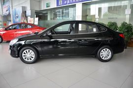 2015款现代悦动1.6L自动豪华型