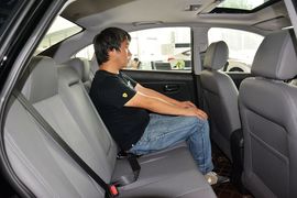 2015款现代悦动1.6L自动豪华型