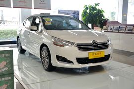 2015款雪铁龙C4 L 1.2T自动尊贵版