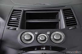 2009款三菱格蓝迪豪华版7座