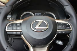 2015款雷克萨斯ES300h豪华版