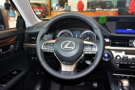 2015款雷克萨斯ES300h豪华版