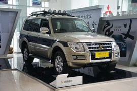 2016款三菱帕杰罗3.0L自动尊贵版 国IV