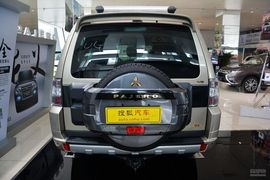 2016款三菱帕杰罗3.0L自动尊贵版 国IV