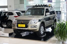 2016款三菱帕杰罗3.0L自动尊贵版 国IV