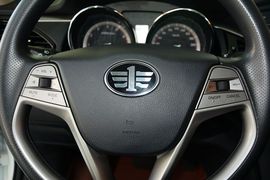 2014款奔腾B70 2.0L手动舒适型