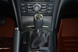 2014款奔腾B70 2.0L手动舒适型