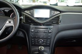 2014款奔腾B70 2.0L手动舒适型