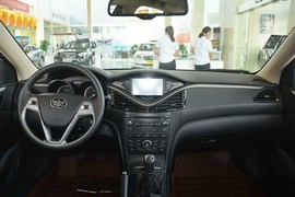 2014款奔腾B70 2.0L手动舒适型
