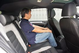 后排空间