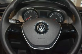 2015款大众高尔夫1.6L自动舒适型