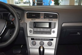2015款大众高尔夫1.6L自动舒适型