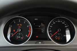 2015款大众高尔夫1.6L自动舒适型