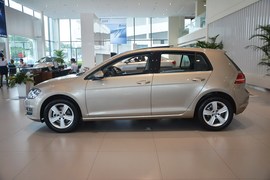 2015款大众高尔夫1.6L自动舒适型