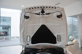 2014款阿斯顿马丁DB9 6.0L Carbon White Coupe
