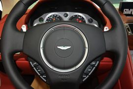2014款阿斯顿马丁DB9 6.0L Carbon White Coupe