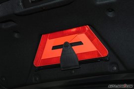 2010款东风标致408 2.0L手动豪华型