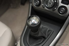 2010款东风标致408 2.0L手动豪华型