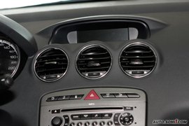 2010款东风标致408 2.0L手动豪华型