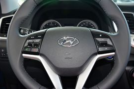 2015款现代途胜2.0L自动两驱舒适型