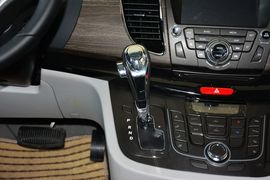 2014款江淮瑞风M5 2.0T自动商务版