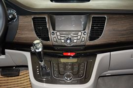 2014款江淮瑞风M5 2.0T自动商务版