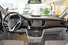 2014款江淮瑞风M5 2.0T自动商务版