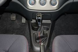 2014款吉利金刚1.5L手动尊贵型