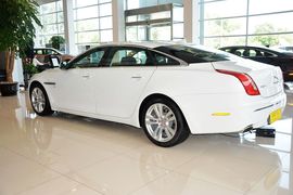 2015款捷豹XJL 3.0 SC 四驱尊享商务版