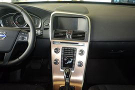 2016款沃尔沃XC60 2.0T T5智行版