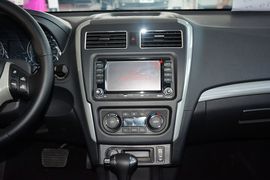 2014款东风风行景逸S50 1.6L CVT旗舰型