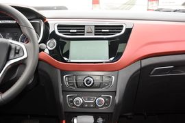 2015款中华V3 1.5T自动旗舰型