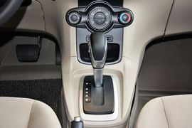 2013款福特嘉年华三厢1.5自动品尚型